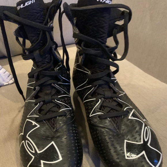 Under Armour Highlight Cleats Women’s 6.5 - Picture 2 of 2